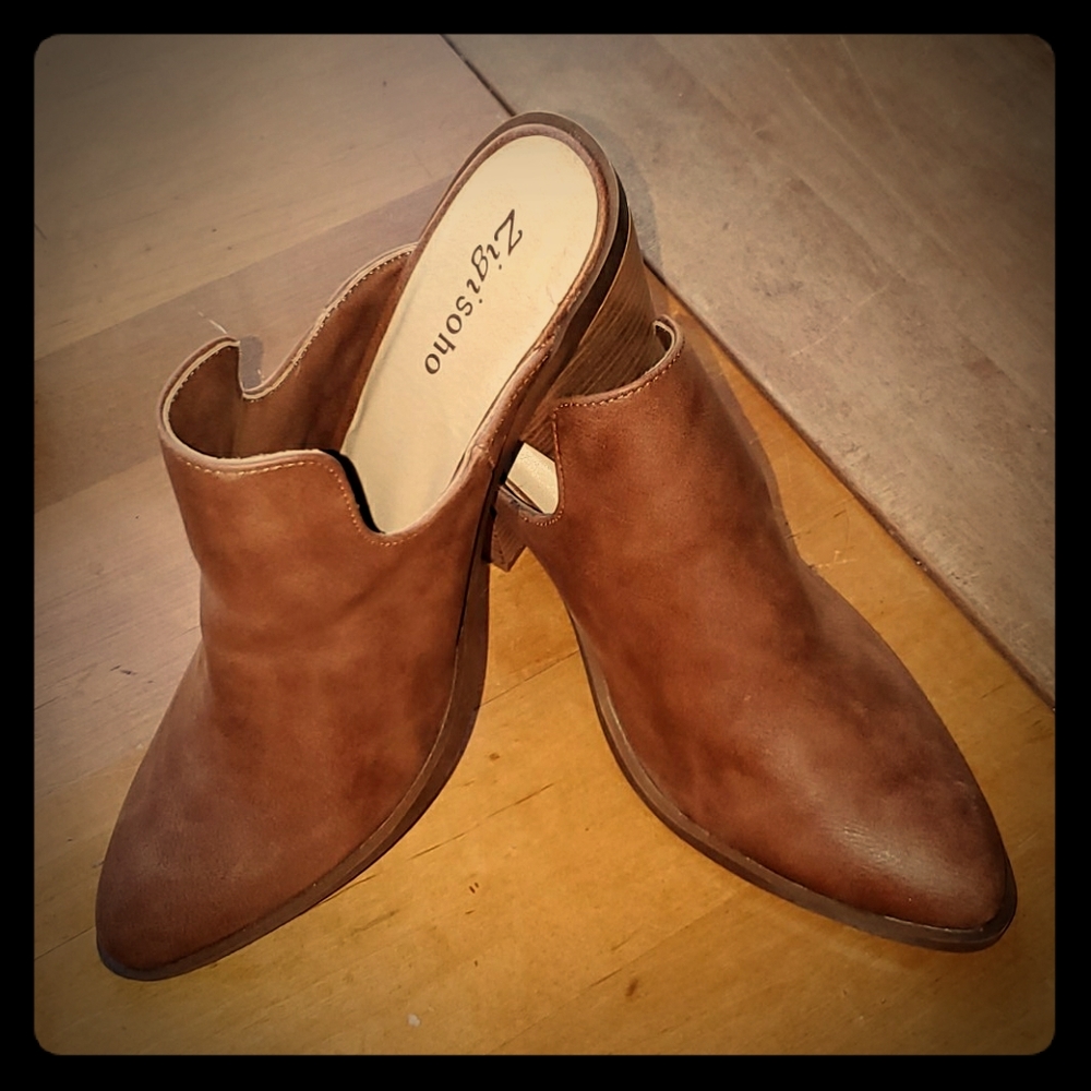 Zigi Soho Sz. 9 Maurine Chunk Heel Mules